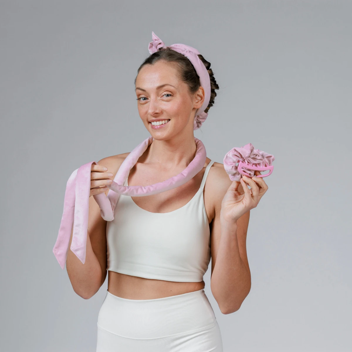 Modell hoidmas roosat Nordenbeauty kuumavaba lokipaela komplekti